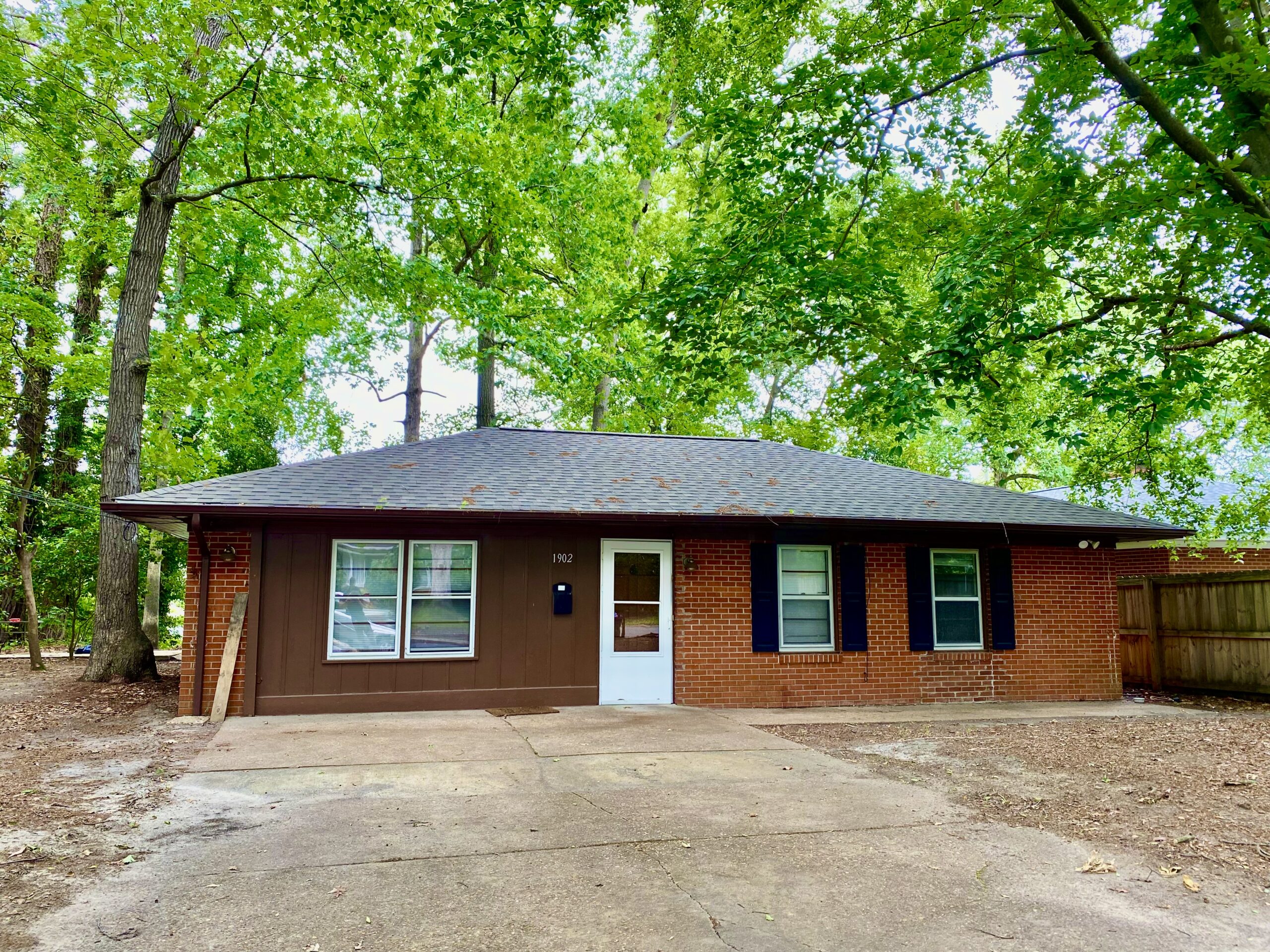 1902 E 9th Street, Greenville, NC 27858
